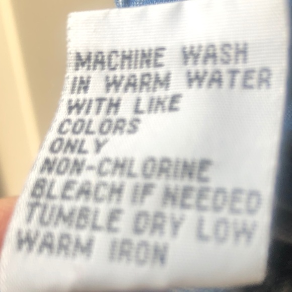 Denim Women's Sleeveless V Neck Button Down Blouse. Size M - Picture 10 of 12